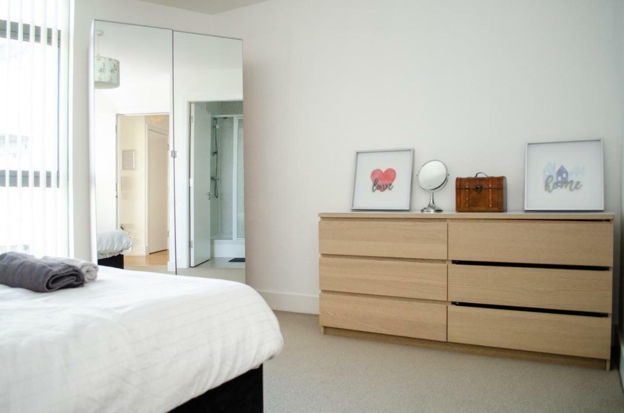 Serviced Apartment In Liverpool City Centre - Free Parking - Balcony - By Happy Days Exterior foto